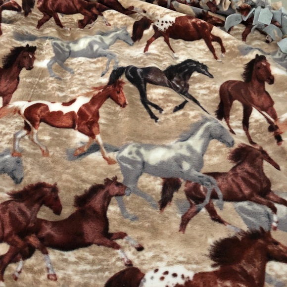 Beautiful Tie Blanket - Picture 5 of 6